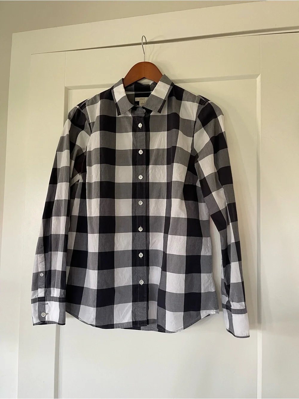 J.CREW *NWOT* Women’s Button Down Shirt White/ Dark Navy Buffalo- Size 10